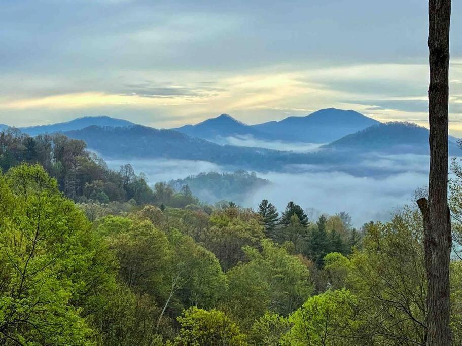 Modern Mountain Cabin - Spectacular Views At 3100 Ft Waynesville Exterior photo