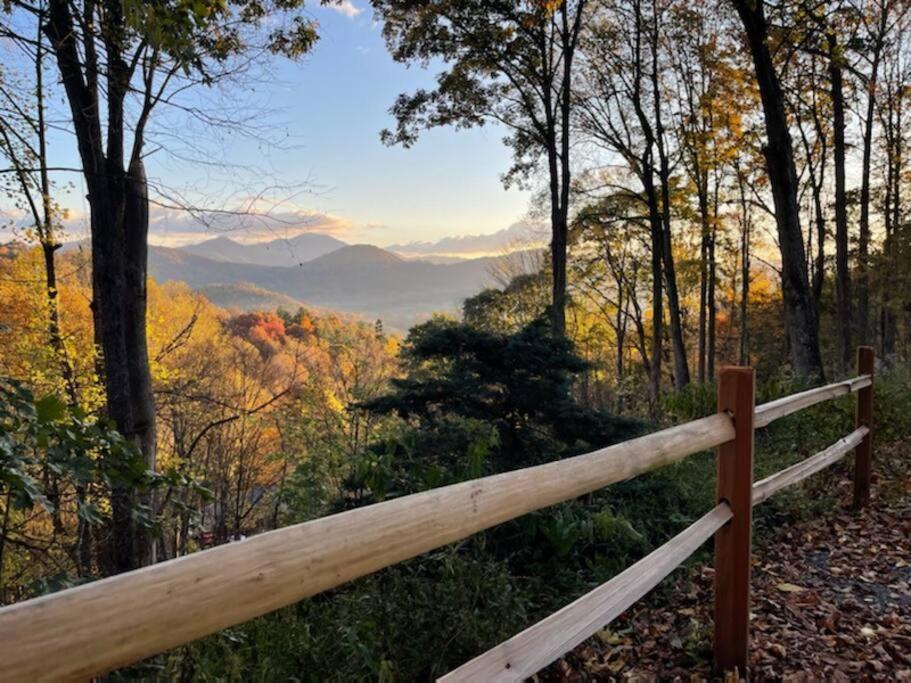 Modern Mountain Cabin - Spectacular Views At 3100 Ft Waynesville Exterior photo